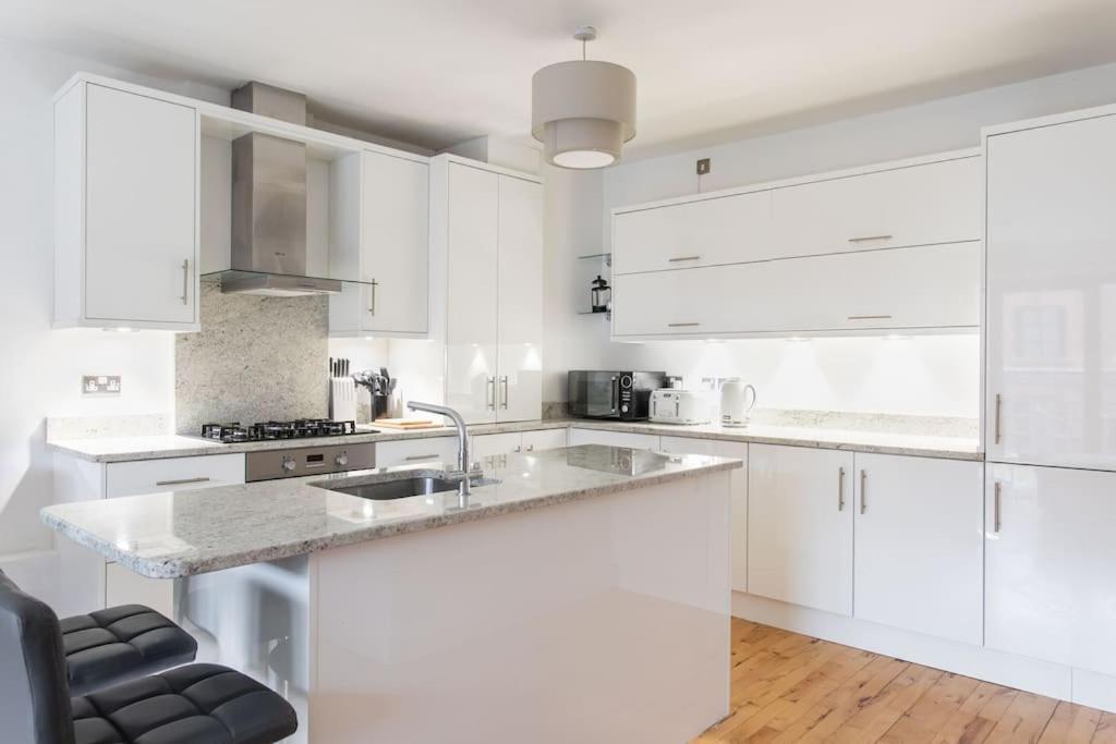 Best City Centre Luxurious Home Free Parking Belfast Exteriör bild